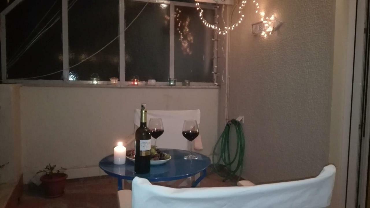 Apartamento Just 9 Min From Acropolis Atenas Exterior foto